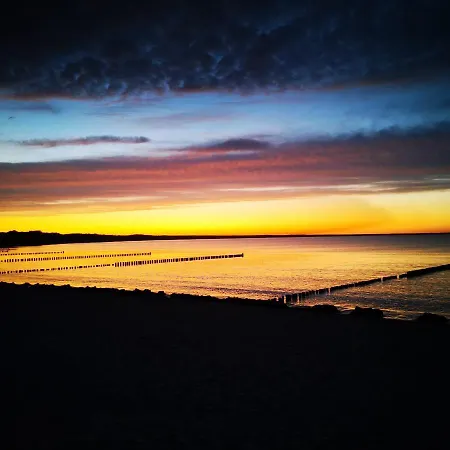 Albert-inn-glowe - Barrierefrei & 3 Schlafzimmer & Coworking & Strandkorb-saisonal & Sauna Im Haus & Fahrraeder شقة *